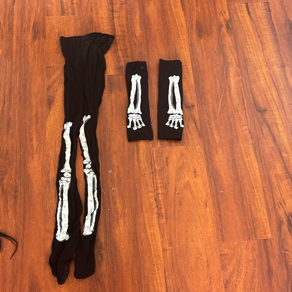 Miss Reaper costume. Size 10-12 - Picture 4 of 5